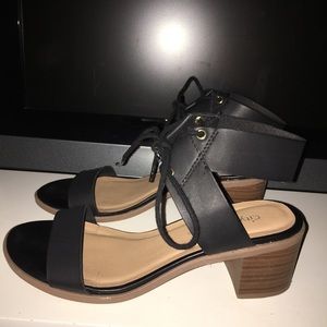 Mini black and tan heels